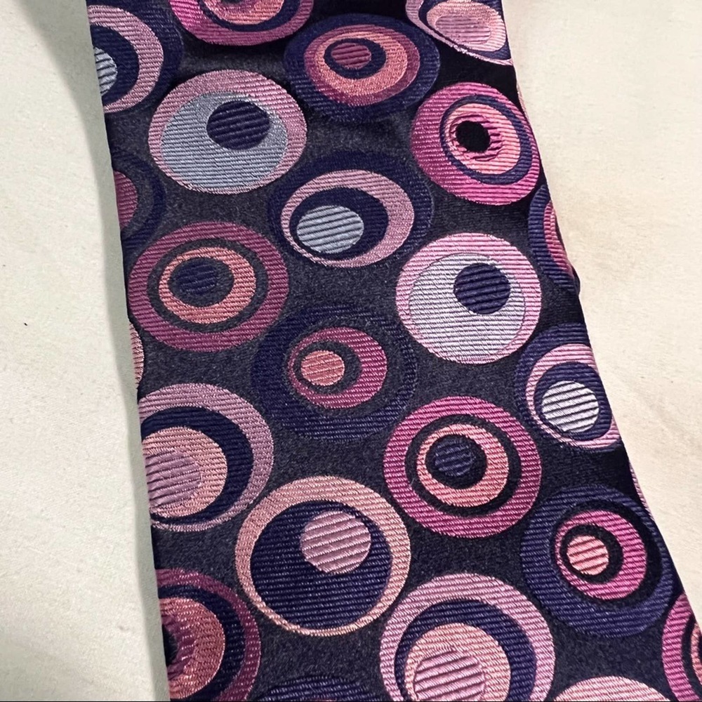 Ted Baker London Purple Circle Pattern 100% Imported Silk Tie - Picture 3 of 5